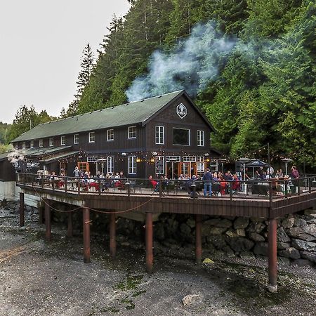 West Coast Trail Lodge Порт-Ренфрю Экстерьер фото