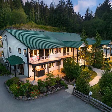 West Coast Trail Lodge Порт-Ренфрю Экстерьер фото